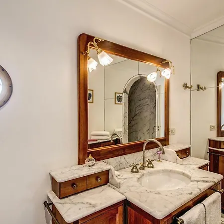 Historical Domus Near Pantheon Square Appartement *