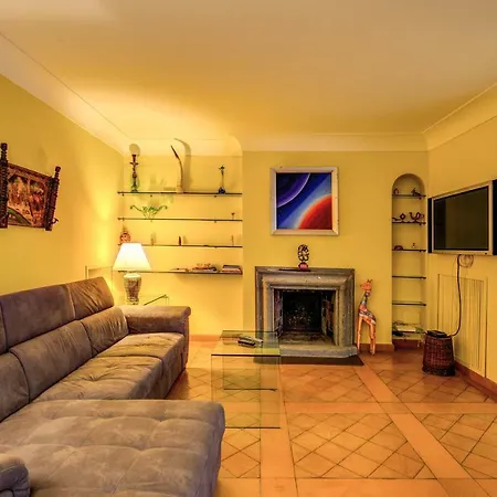 Historical Domus Near Pantheon Square Appartement *