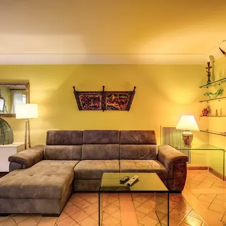 Historical Domus Near Pantheon Square Appartement *