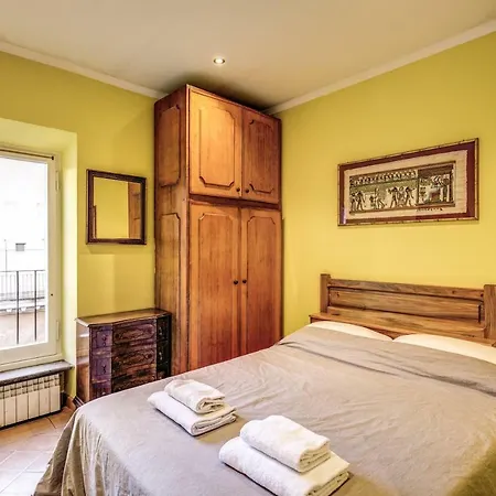 Historical Domus Near Pantheon Square Appartement Rome